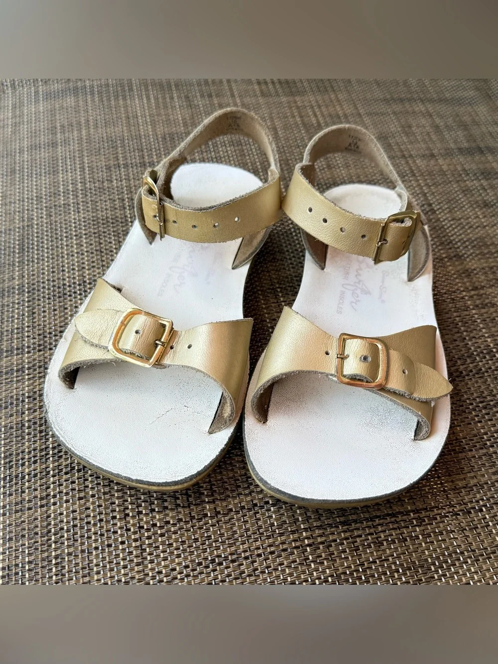 Salt Water Sun-San Surfer Sandals by Hoy Gold Leather Toddler Girl’s 10 Buckles